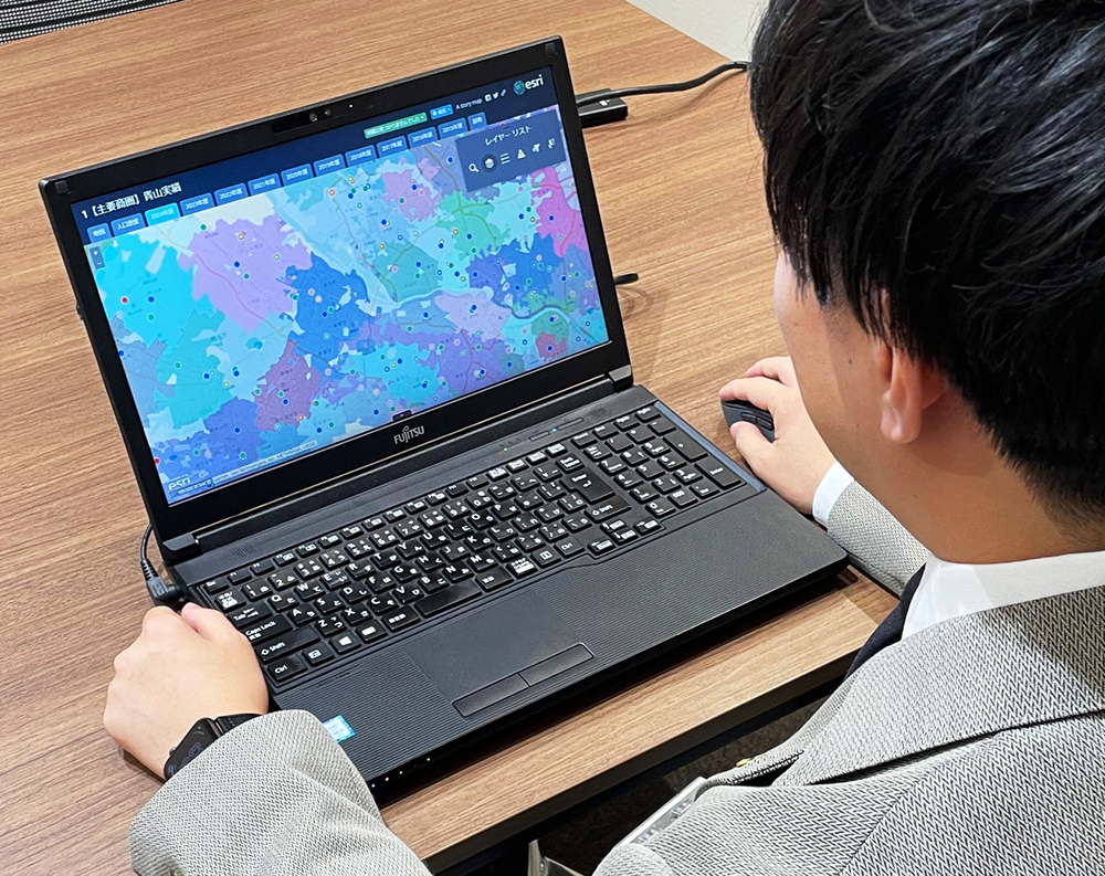 Webアプリによる社内共有